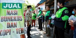 Gandeng Warung Rakyat, Bupati Anas Tebar Kupon Makan Warga Terdampak Corona