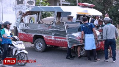 Ambulance Car Carrier Rapid Test Equipment Blambangan Hospital Accident