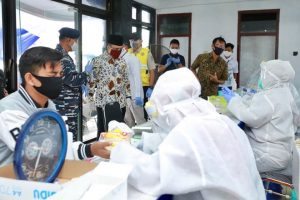 BUMN Gelar 3.000 Rapid Test Gratis di Banyuwangi, Bupati Anas Beri Apresiasi