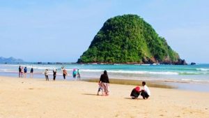 Jumlah Wisatawan di Pantai Banyuwangi Merosot, Diduga Imbas Kehebohan Potensi Tsunami