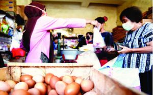 Sempat Membubung, Harga Telur Mulai Turun