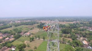 Frequently Cause Blackouts, PLN asks people not to play with kites near the electricity grid