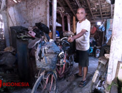 Subhanallah! Tukang Sol Sepatu Keliling di Banyuwangi Ini Bisa Berkurban 2 Kambing