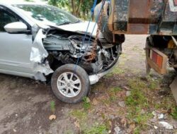 Due to sleepiness of the driver from Jambewangi Sempu, he collided with a Toyota Avanza