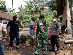 Suspected Electrical Shortage, One House in Kalibaru Banyuwangi Burns Out