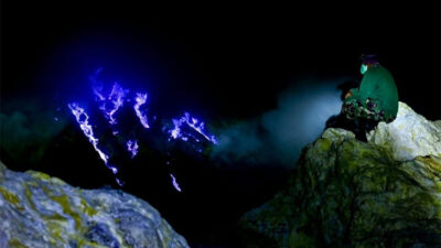BBKSDA East Java Doubts the Naturalness of Ijen Crater Blue Flame: There Must Be Scientific Research