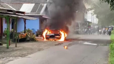 Diparkir di Depan Rumah, Mobil Tua Milik Warga Siliragung Banyuwangi Terbakar Kenapa?