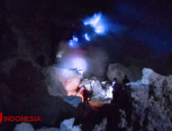 Duh, Ijen Crater Tourists Complain They Can't See Blue Flame