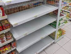 Harganya Turun, Ratusan Liter Minyak Goreng di Minimart Banyuwangi Ludes Selama 20 Minute
