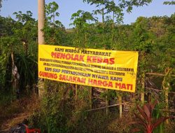 Keras, Banner Penolakan Perluasan Tambang Emas Terpasang di Area Gunung Salakan