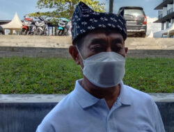 Schools in Banyuwangi Split in Attitude to PTM During the Covid Pandemic 19