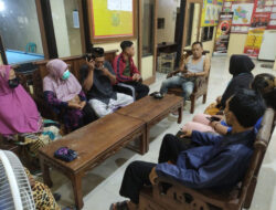 Geruduk Polsek Cluring Banyuwangi, Residents Complain about Bank Installment Debt Collectors