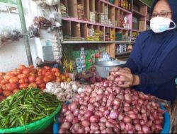 Before Ramadan, Red Onion Prices Crawl Up