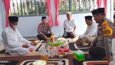 Kiai Kampung Diberangkatkan “Umroh” oleh Kapolresta Banyuwangi