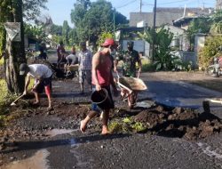 Darurat! Lubang Jalan Aspal di Srono Diuruk Tanah