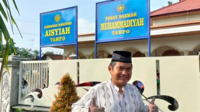 PD Muhammadiyah Pasang Papan Baru di Masjid Al Hidayah Cluring