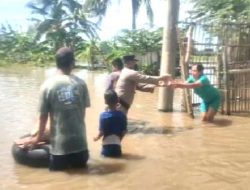 Flooded Settlement and Rice Fields, Farmers Threatened with Crop Failure