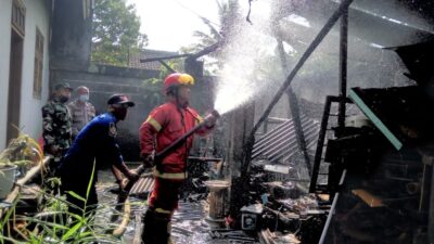 Junk Warehouse in Banyuwangi Smashed by the Red Jago
