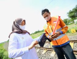 Kenyamanan Para Pemudik, Banyuwangi Kerahkan Relawan Penjaga Perlintasan Kereta Api Tak Berpalang Pintu