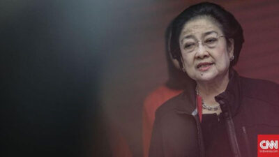 Megawati Confused Mothers Can Shop for Clothes But Still Queue for Cooking Oil