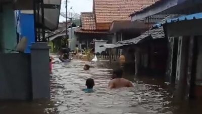 BPBD Banyuwangi : Exist 886 Households Affected by Floods Overflowing the Kali Lo River