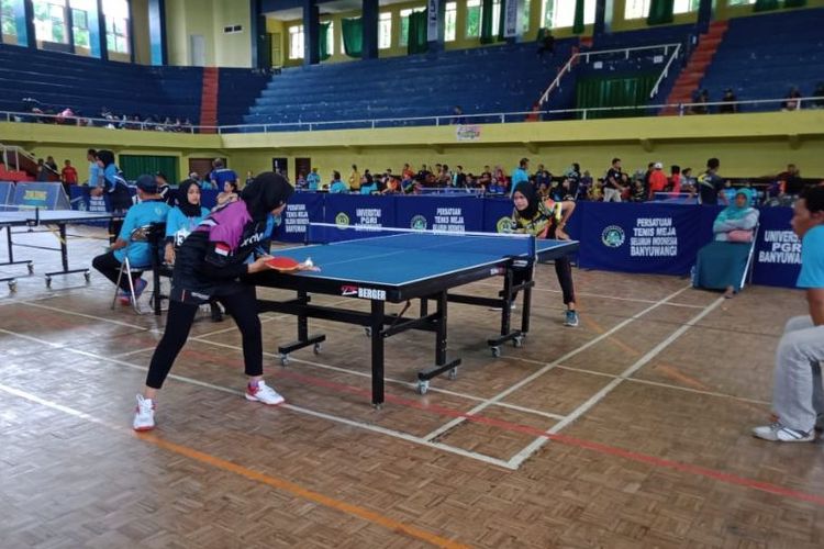 Pemkab Banyuwangi kembali menggelar Turnamen Tenis Meja Open se-Jawa-Bali di Gelanggang Olah Raga (GOR) Tawang Alun.