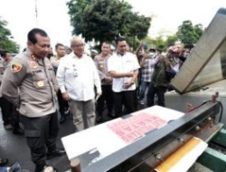 Polda Jatim Bongkar Pembuat Uang Palsu Libatkan 11 Tersangka dan Amankan Barang Bukti Rp 800 Juta