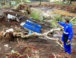 Puluhan Makam di TPU Glenmore Banyuwangi Hilang Diterjang Banjir
