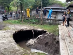 Terperosok di Jalan Ambles di Tabanan Saat Berteduh, Pria Asal Banyuwangi Tewas