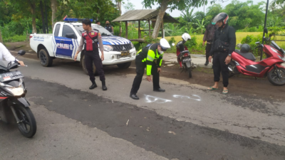 Honda PCX hit a pedestrian on Jalan Gajah Mada Banyuwangi to a concussion