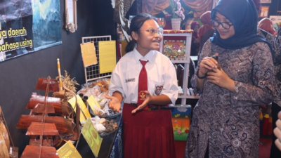 Through the Festival, Banyuwangi Introduce Osing Language to Children