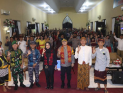 Bersama Forkopimda, Bupati Ipuk Keliling Gereja Cek Pengaman…