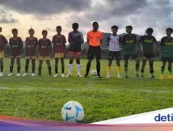 Arek Pulau Merah Football School Tournament Held in Banyuwangi