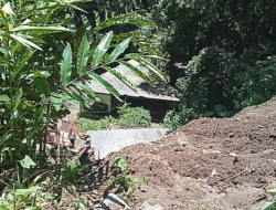 Tiga Warung di Air Terjun Jagir Banyuwangi Tertimbun Tanah Longsor