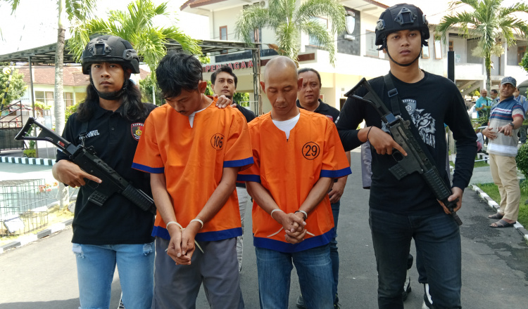 Xvidoes Dibawah Umur - Before Acting, The perpetrators of ATM break-ins at Indomaret Banyuwangi  had conducted reconnaissance