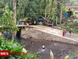 Nongki Along the River as well as Touring in Banyuwangi? This is the Place