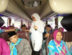 Bupati Ipuk Lepas Keberangkatan 921 Calon Jemaah Haji di Banyuwangi
