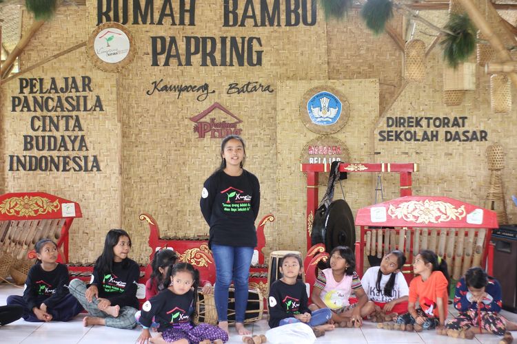 Anak-anak Kampung Batar, Papring belajar bersama di Rumah Bambu Papring