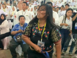 Wanita Diduga ODGJ Merusuh saat Presiden Jokowi Hadiri Acara Relawan Bobby Nasution di Medan