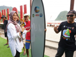 Red Island Gandrung Surf Competition Banyuwangi Followed Pulu…