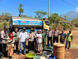 Banyuwangi Satlantas Polresta Distributes Clean Water Assistance to Residents Affected by Drought