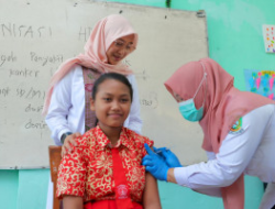 Cegah Kanker Serviks, Vaksinasi HPV Pada Siswi Putri Di Bany…