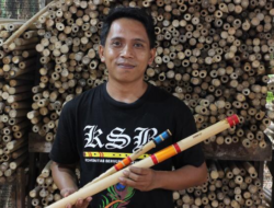 Banyuwangi flute maker succeeds in exporting 150 Thousands of Flutes Per Year to India