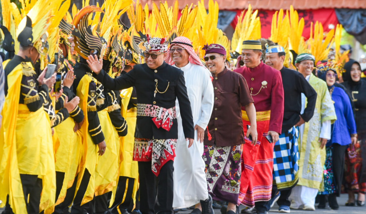 Typical Indonesian Tribal Clothing Colors Banyuwangi's 252nd Anniversary Ceremony