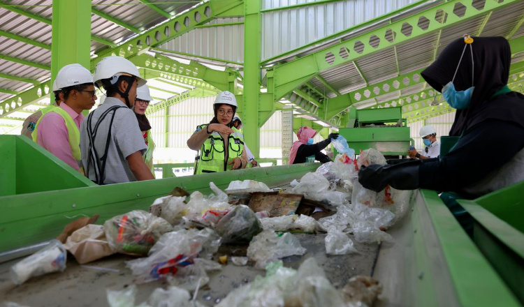 Waste Levy in Banyuwangi Becomes an Effective Regional Step to Improve Waste Management Services