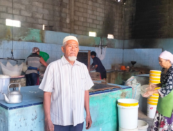 Many Tofu and Tempe Entrepreneurs in Banyuwangi are Complaining about the Rising Prices of Imported Soybeans.