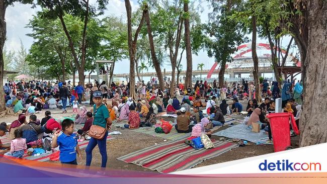 pengunjung-pantai-kenjeran-di-tahun-baru-2024-capai-8.867,-naik-dari-2023