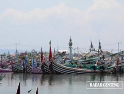 Nelayan Ikut Libur Tahun Baru, Sejumlah Perahu Dan Kapal Slereknya Bersandar di Daerah Pelabuhan