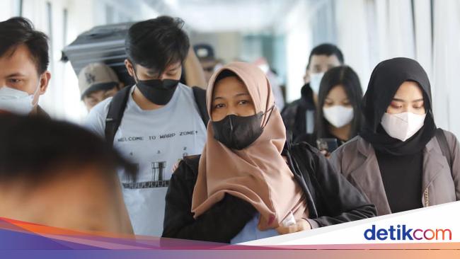 volume-kendaraan-di-pelabuhan-ketapang-saat-libur-nataru-2024-naik-26%