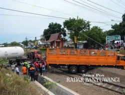 Due to brake failure, Tronton Nyungsep on the Rails, Then a collision with a truck on the Argopuro Banyuwangi train track